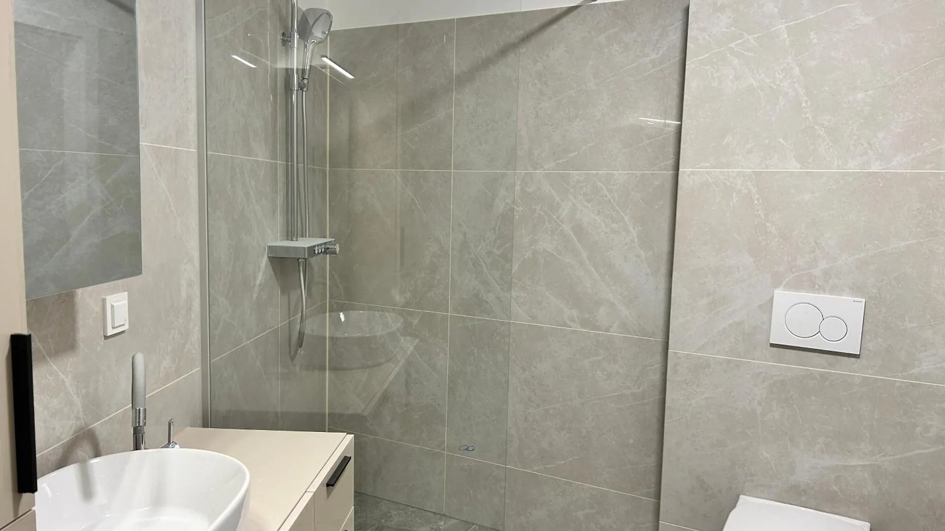 Asp Modern Apartments With Balcony & Free Parking فيينا